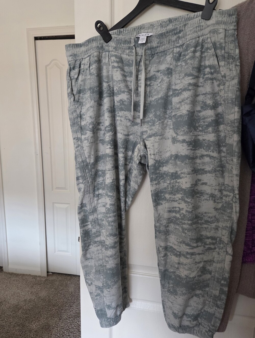 Athleta Light Cameo Print Khaki Joggers